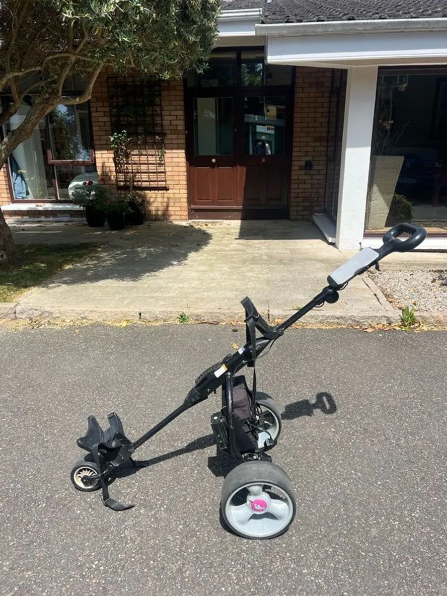 Motocaddy Electric Trolley - Image 3