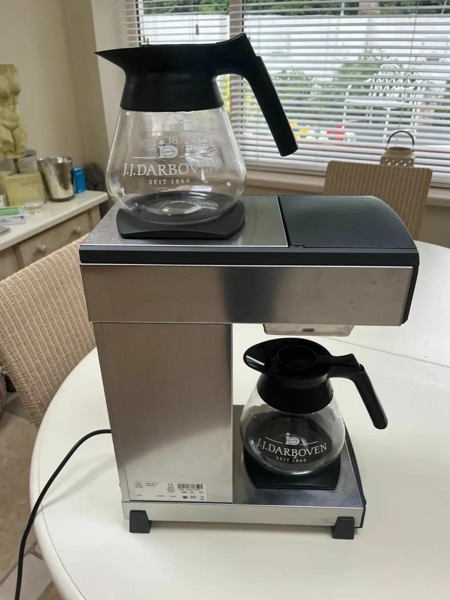 commercial pouring coffee machine - Image 1
