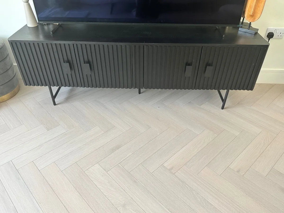 4 door TV UNIT - Image 2