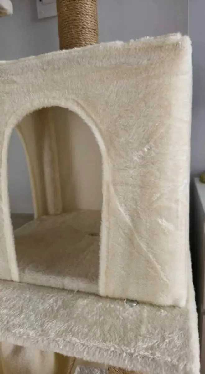 Cat scratching post cat tree brand new - Image 3