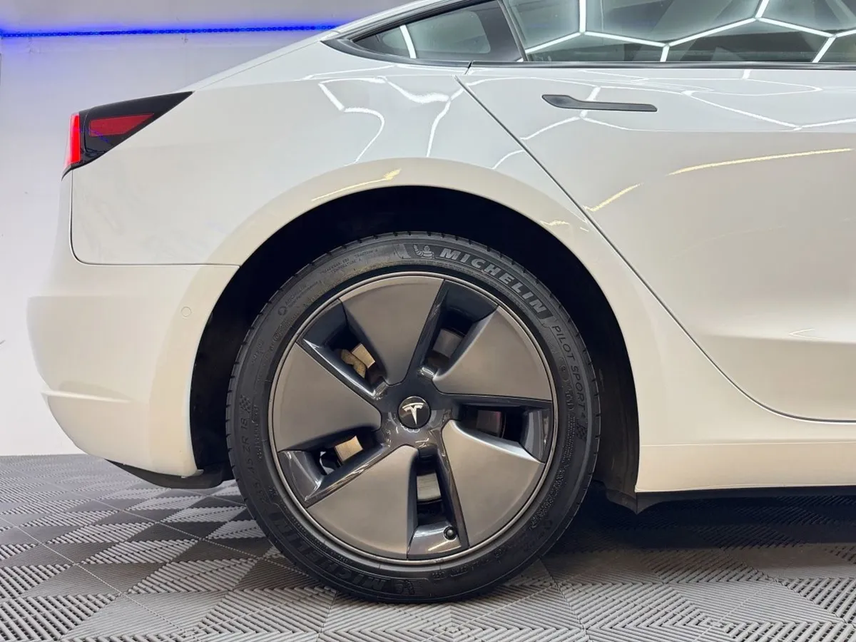 Tesla Model 3 Long Range (awd) Ivory Leather - Image 4