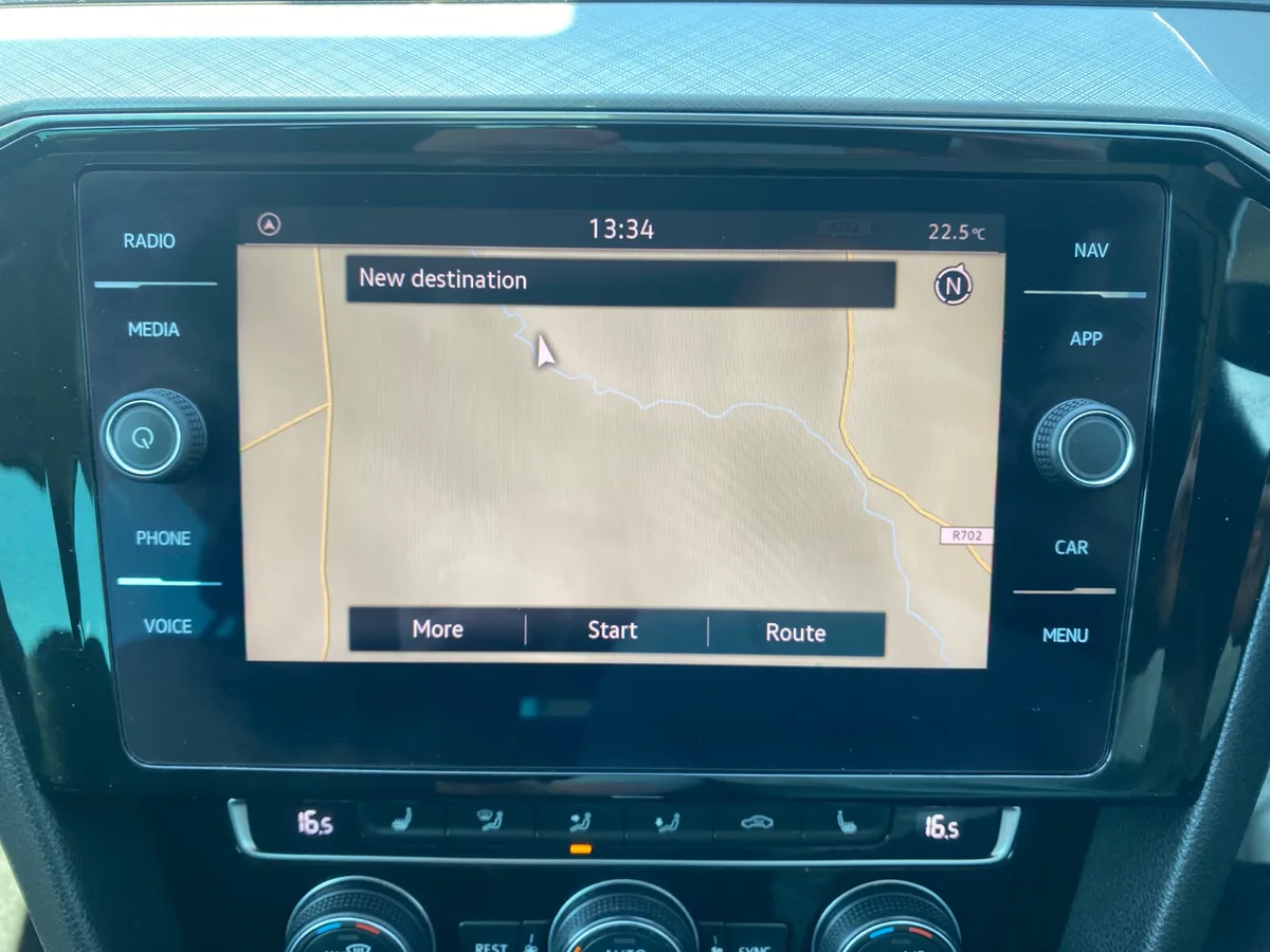 2020 VOLKSWAGEN PASSAT 2.0TDI 150BHP DSG ESTATE - Image 4