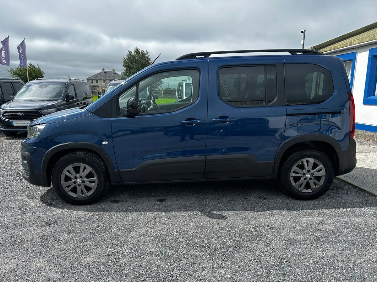 Wheelchair Car - Image 4