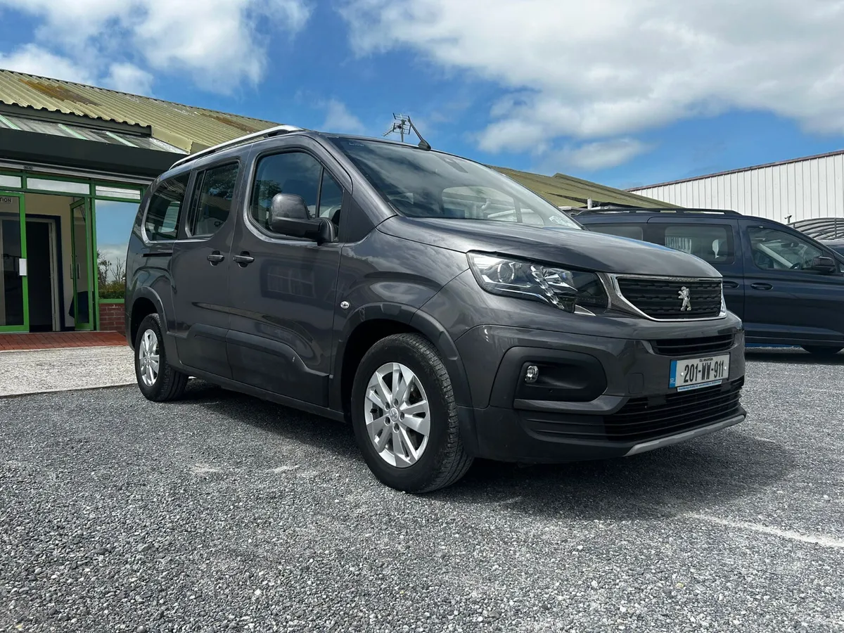 Peugeot Rifter Taxi Spec Wheelchair - Image 1
