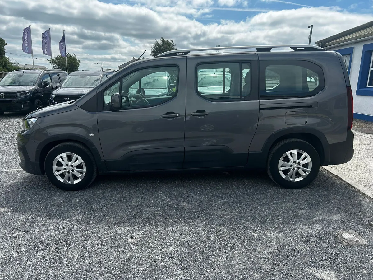 Peugeot Rifter Taxi Spec Wheelchair - Image 4