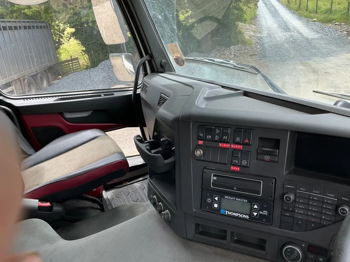 2018 volvo fmx  tipper - Image 3
