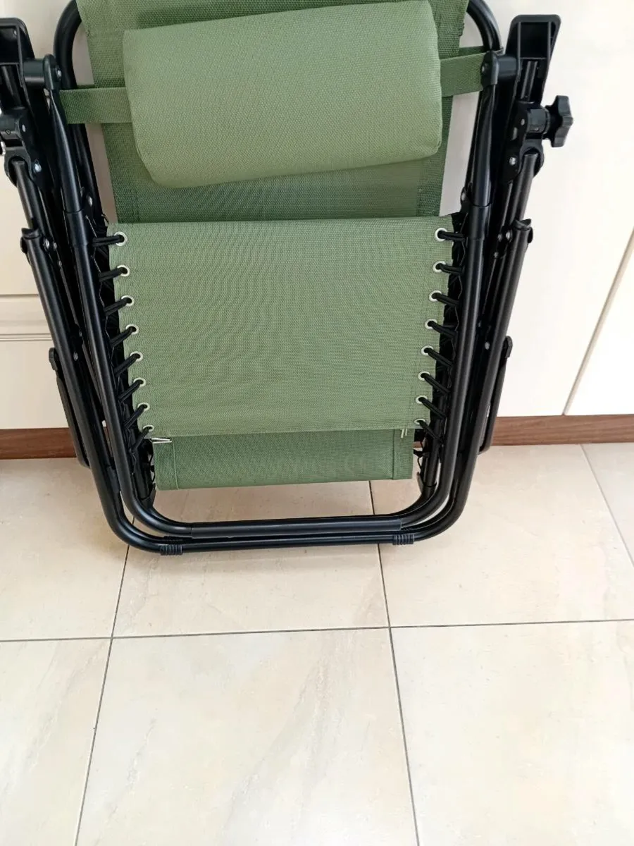 FULL SIZE SUNLOUNGER NEW - Image 2