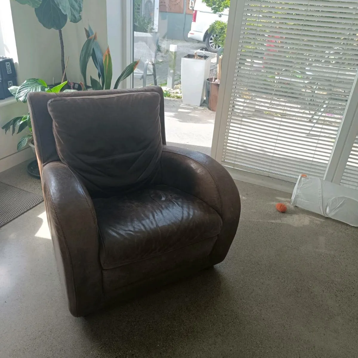 Armchair - Image 1