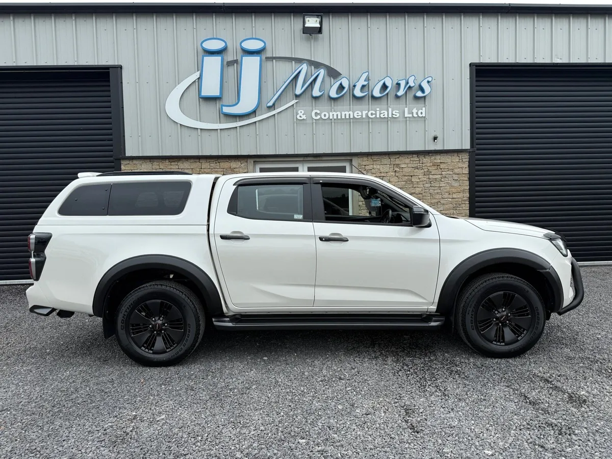 22 ISUZU D-MAX 1,9 V-CORSS AUTO LIKE NEW - Image 4