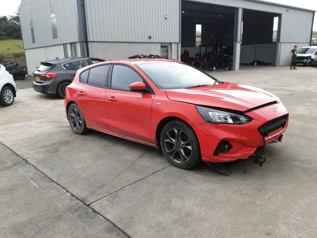 2019 ford focus for breaking - Image 1