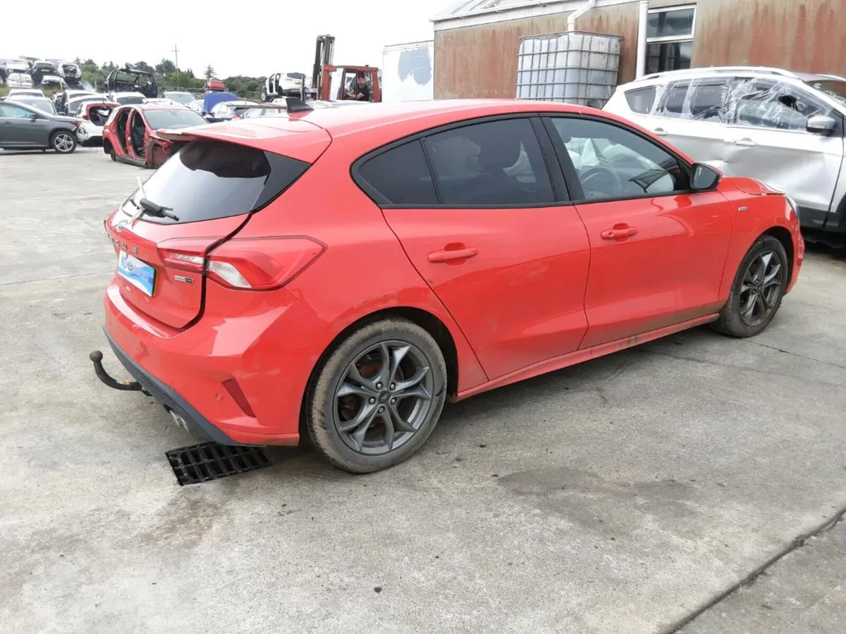 2019 ford focus for breaking - Image 2
