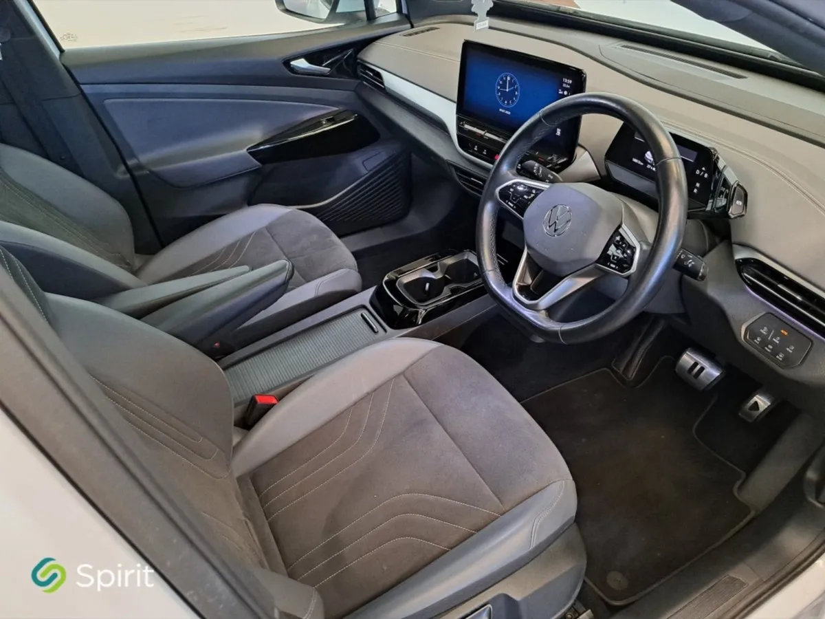Volkswagen ID.5 Style 77kw glass Roof call John 0 - Image 4