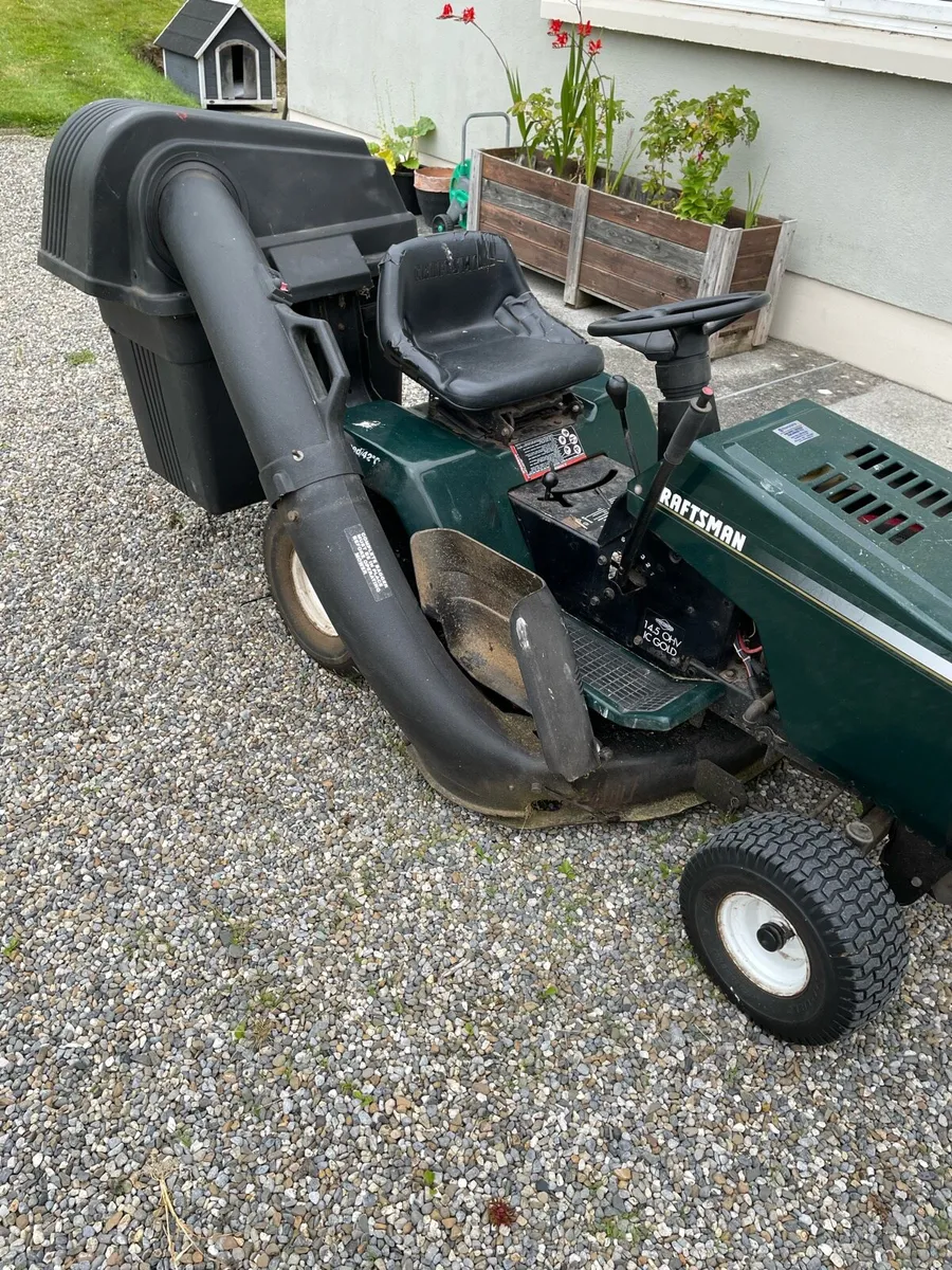 Craftsman Ride On Lawnmower - Image 3