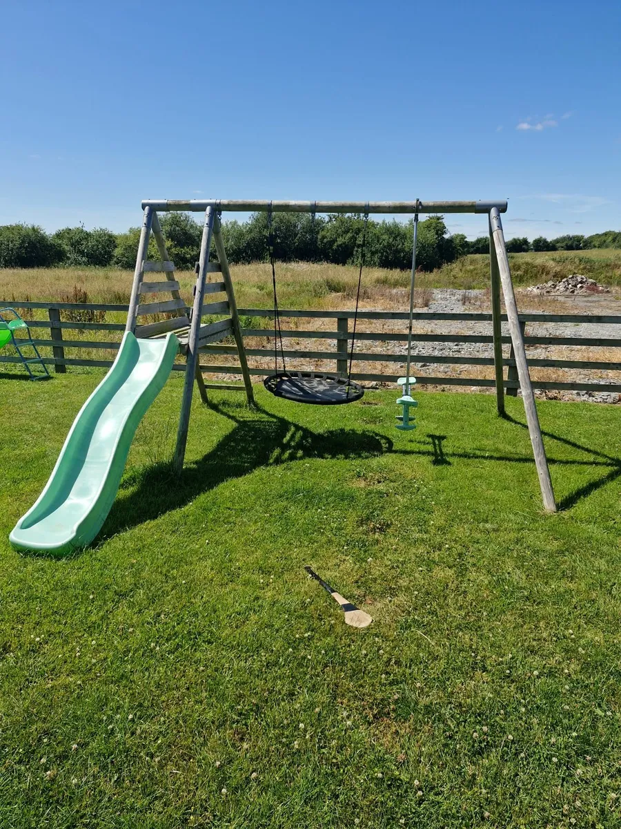 Swing set - Image 2
