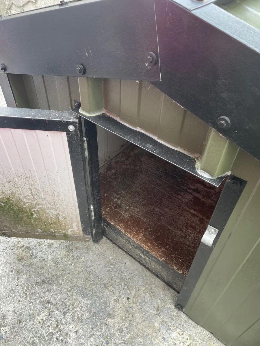Dog house - Image 2