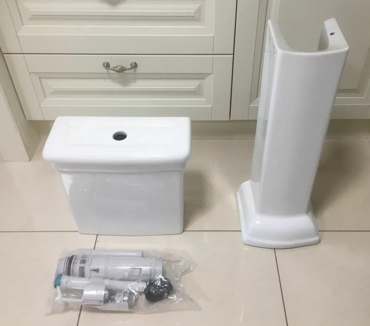 New Pedestal, Cistern & Lid.....Please read advert - Image 2