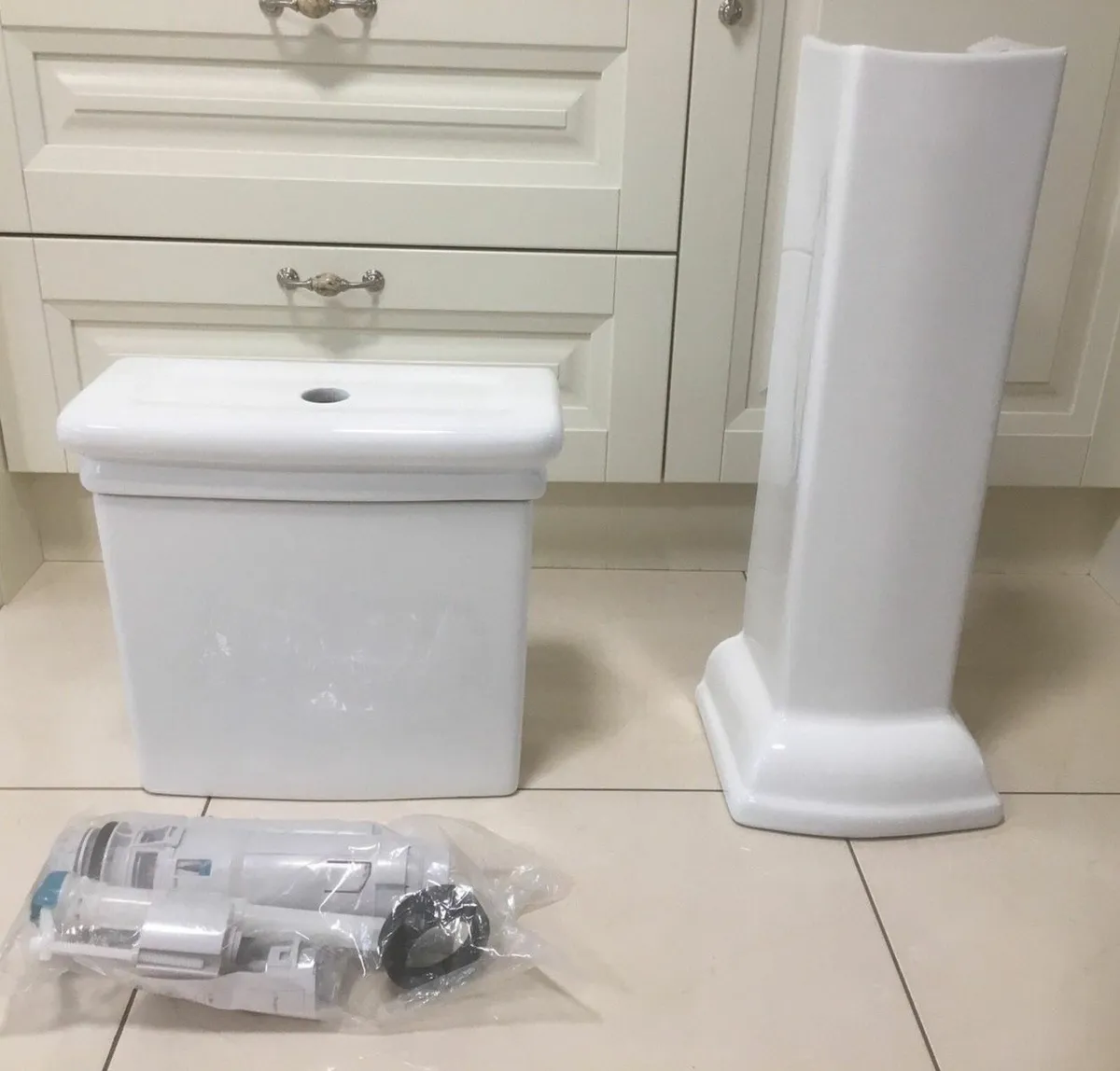 New Pedestal, Cistern & Lid.....Please read advert - Image 1