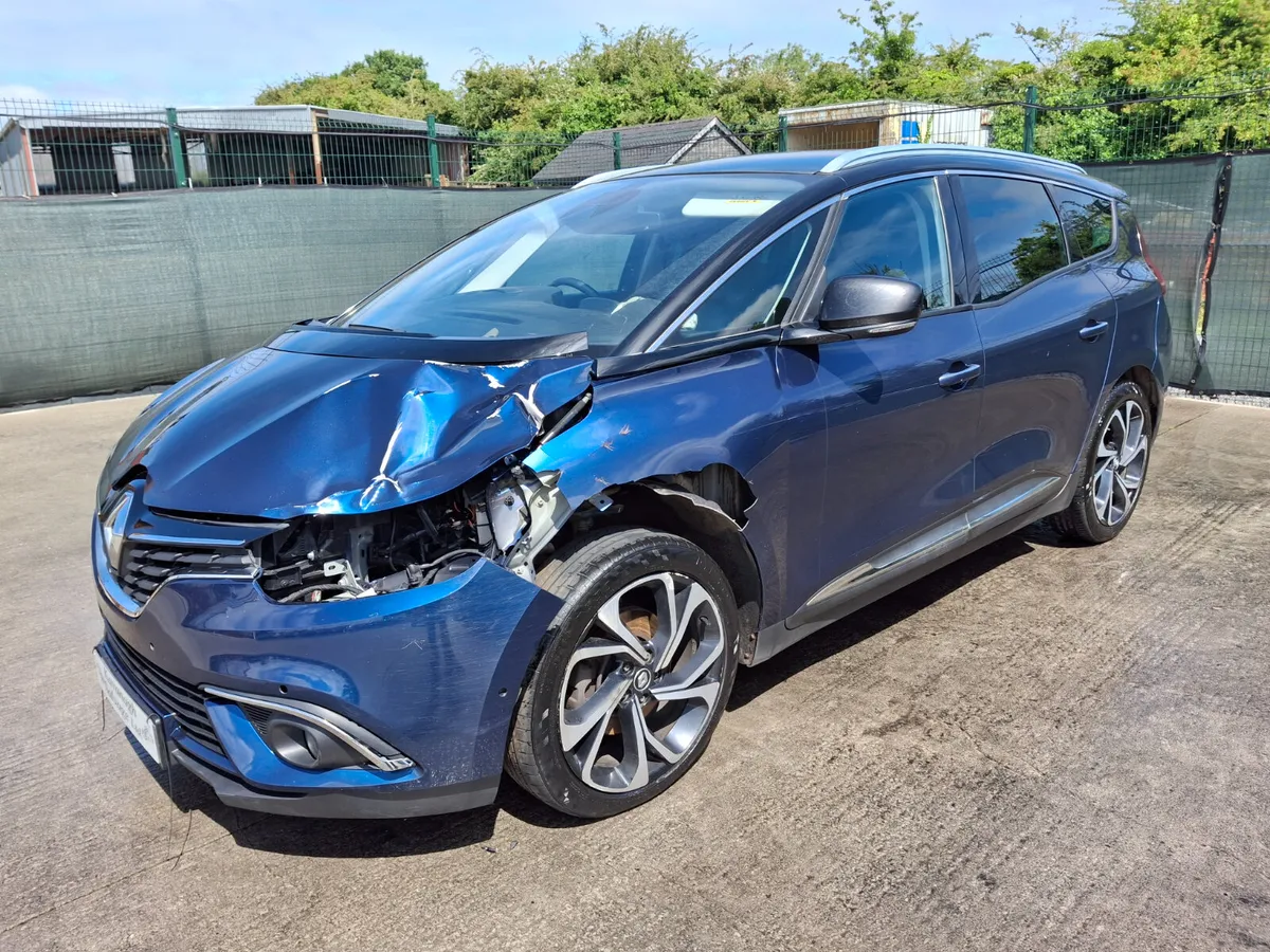 2017 Renault Grand Scenic 7 seater  Auto - Image 3