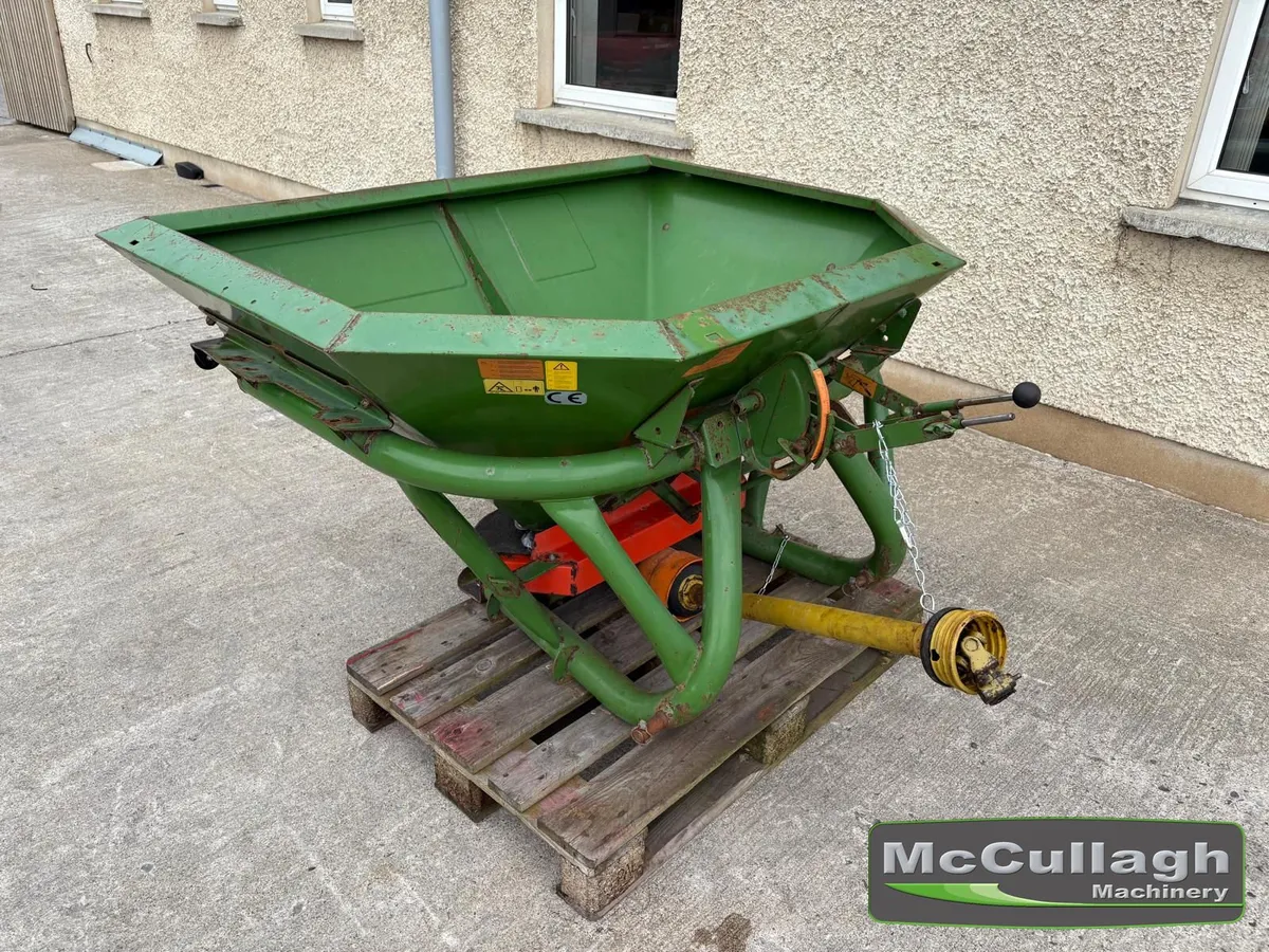 Used Amazone 604 600KG Twin Disc Sower - Image 1