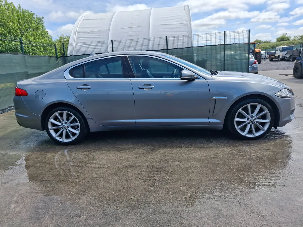 2013 Jaguar XF  Luxury    Automatic - Image 2