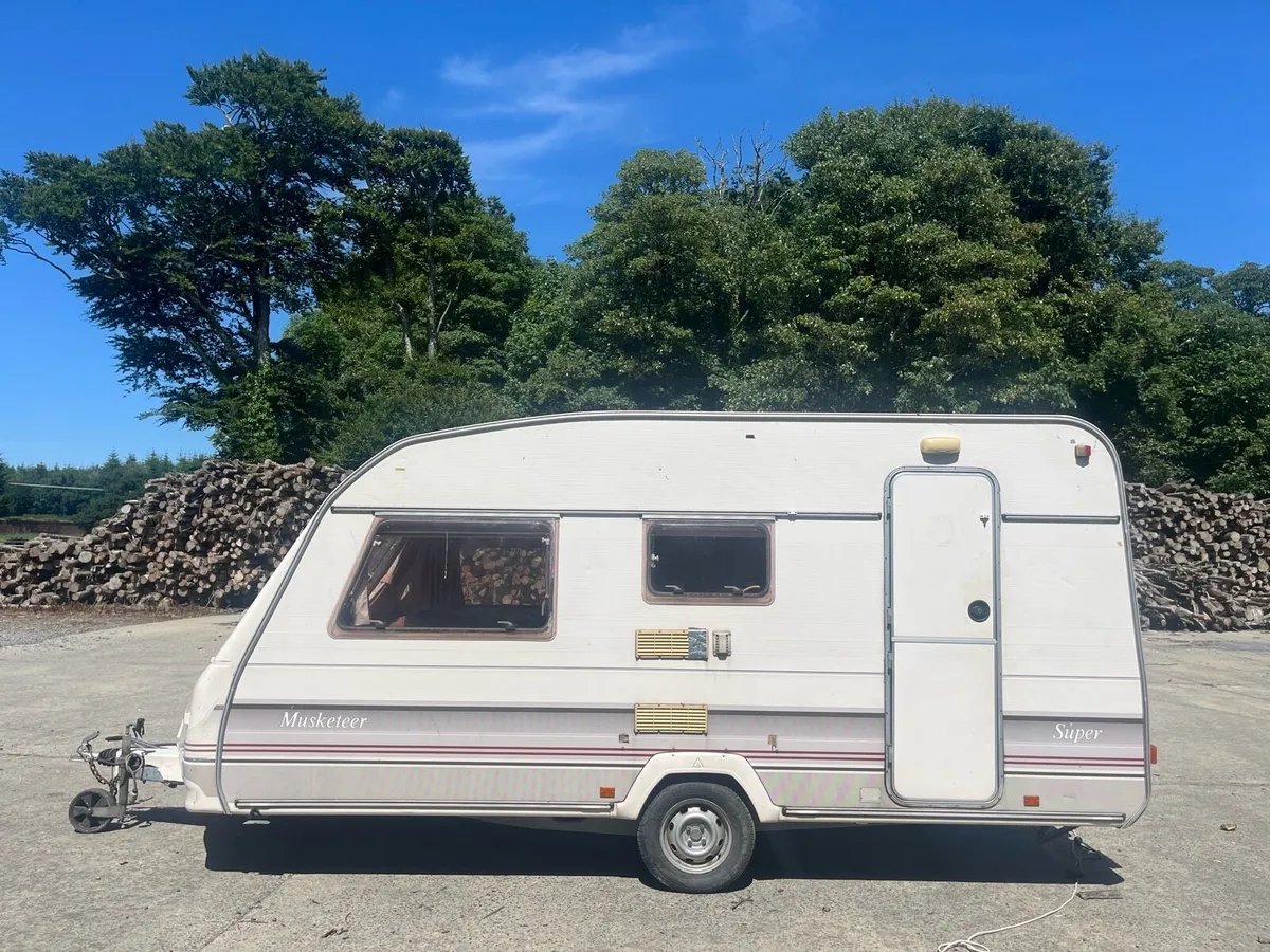Caravan with awning - Image 1