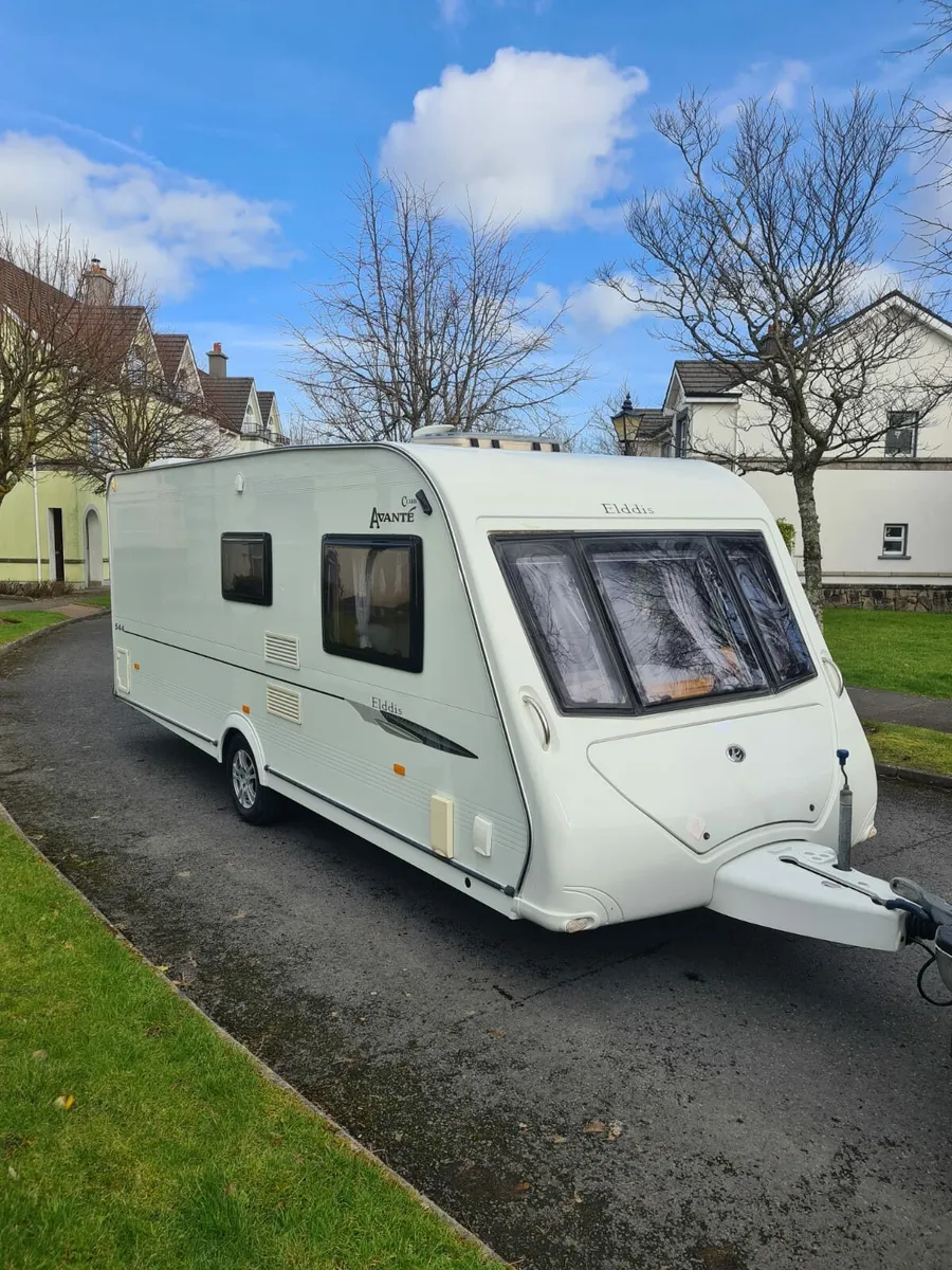 2011 Elddis avante fixed bed - Image 4