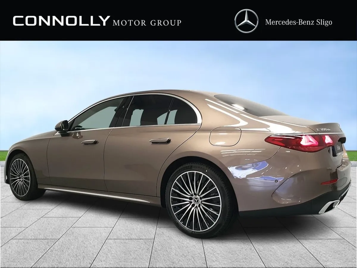 Mercedes-Benz E-Class E300 DE - Premium - Image 4