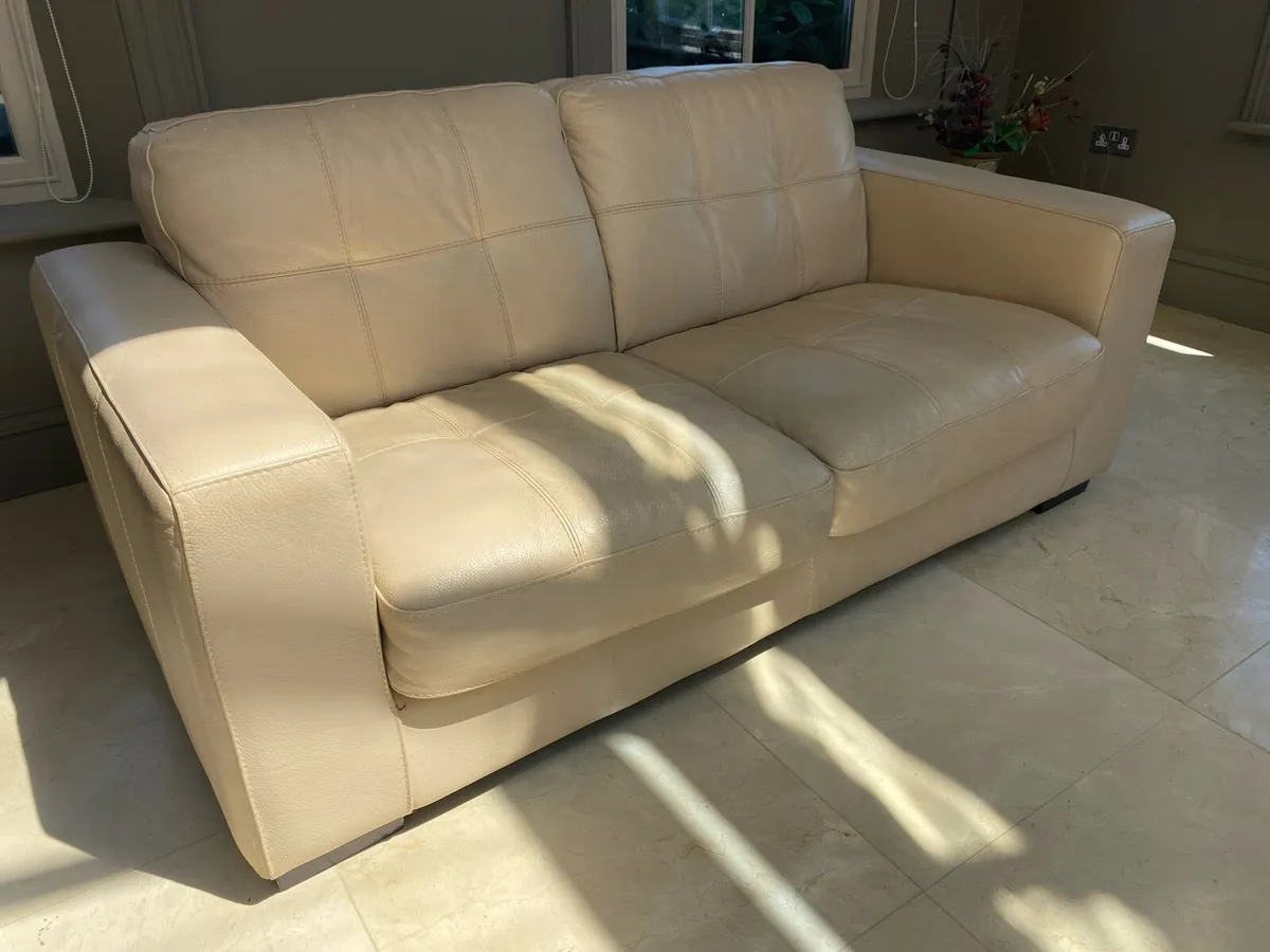 Couch - Image 2