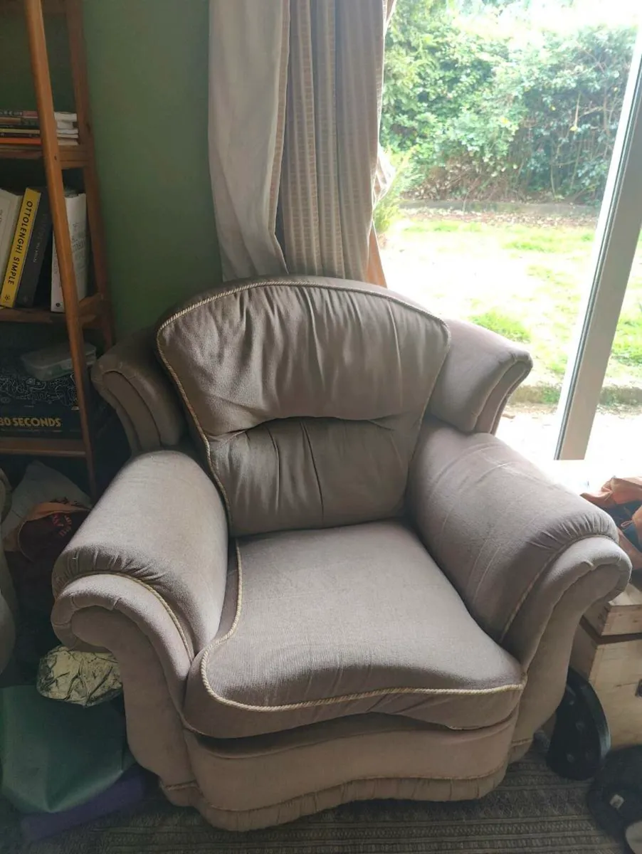 Couch - Image 2