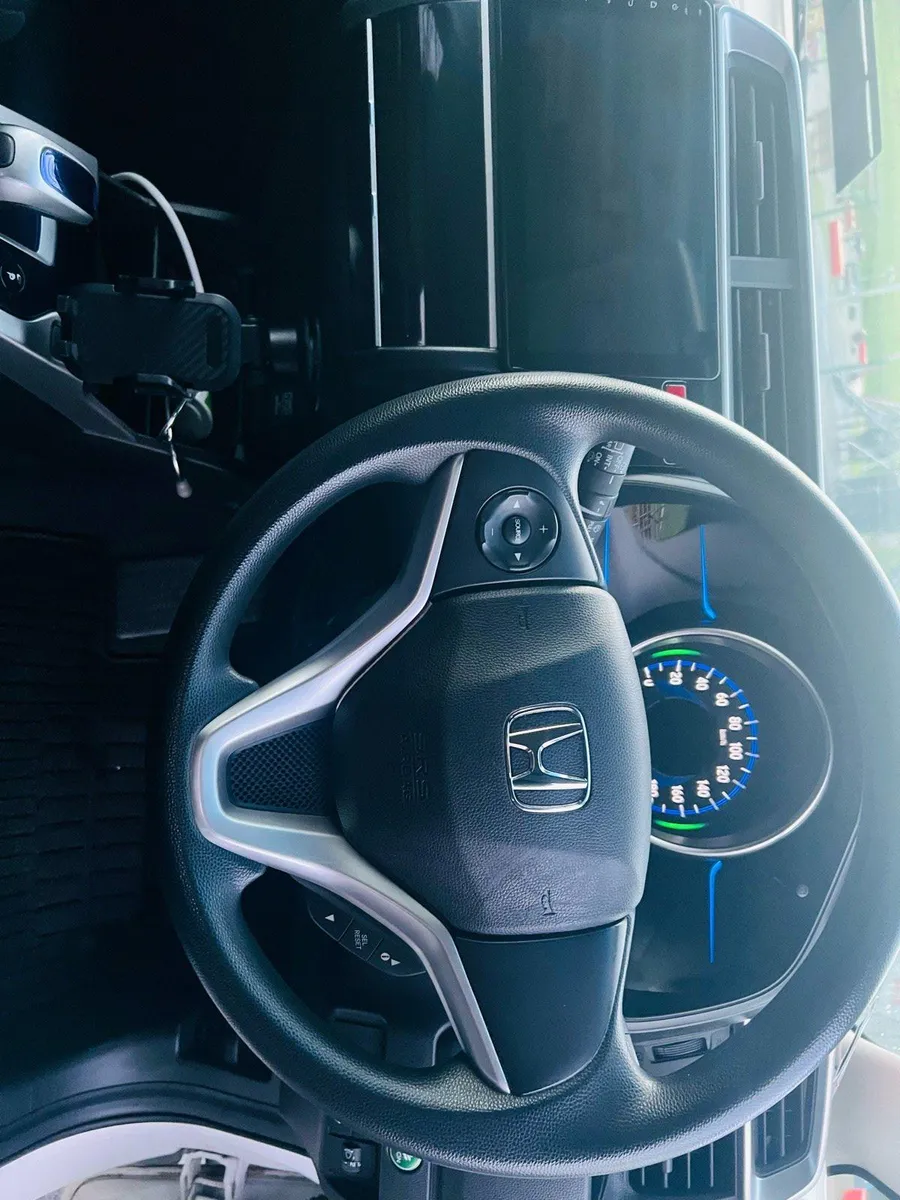 HONDA FIT 2016 - Image 2