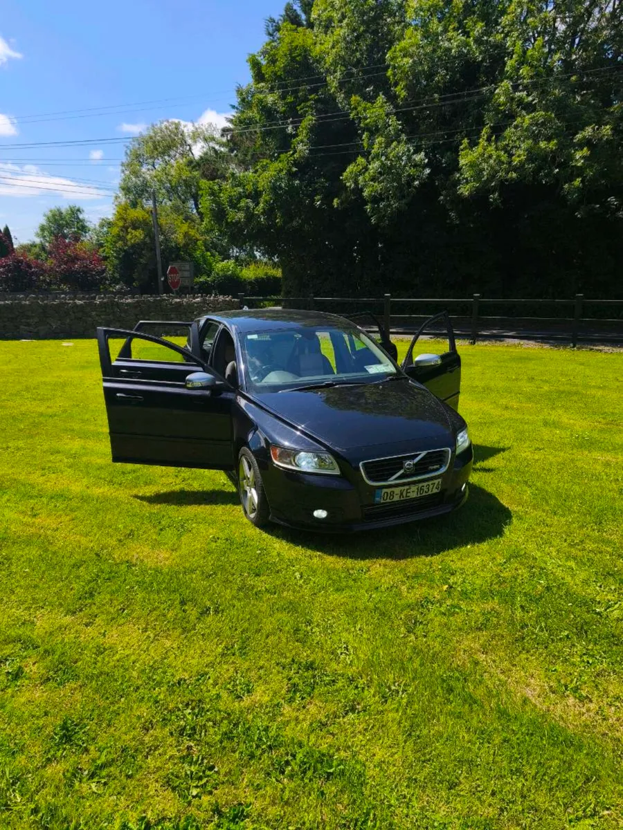 Volvo v50 R design - Image 1