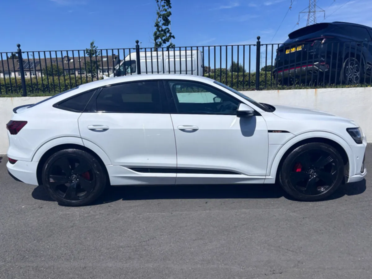 AUDI E-TRON SPORTBACK S LINE 55 QUATTRO 95KwH - Image 3