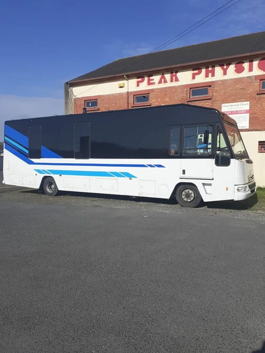 Camper van - Image 1