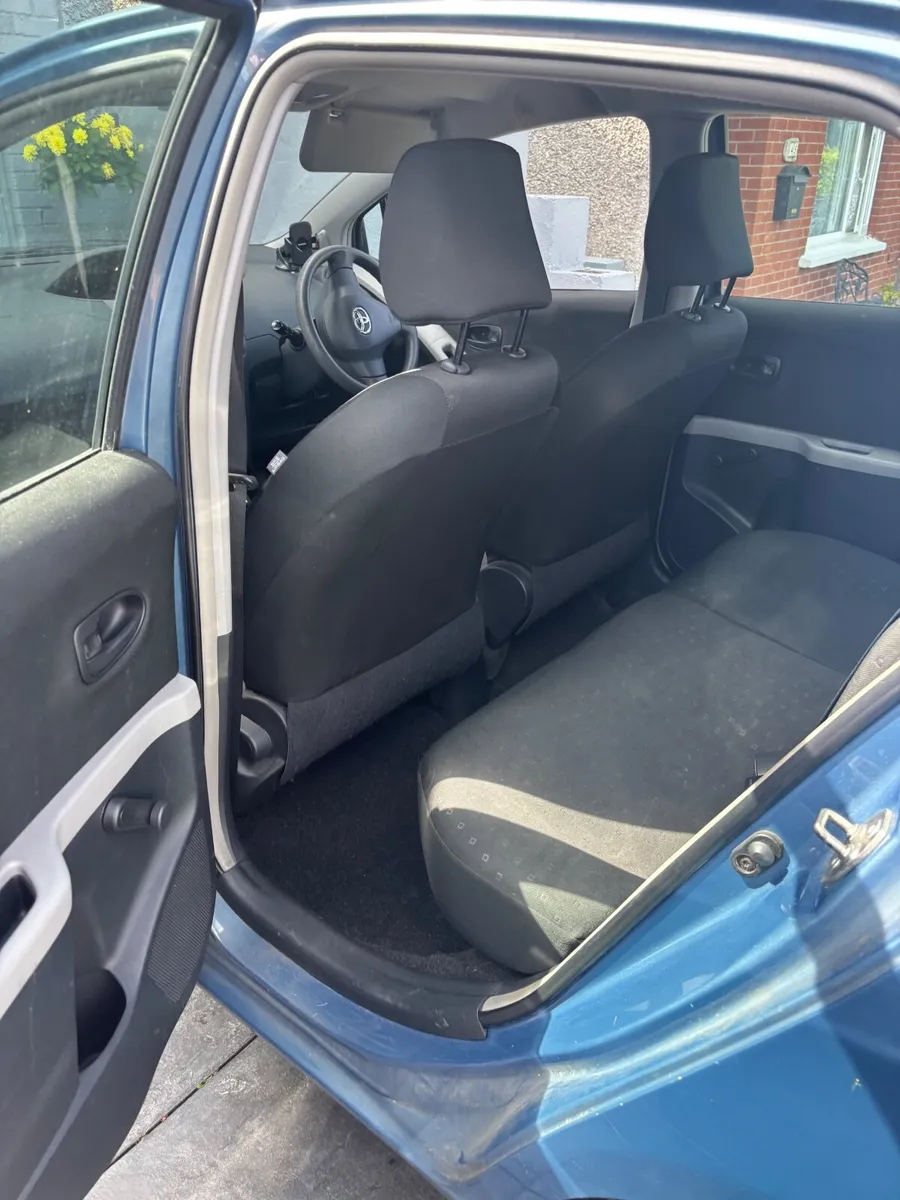 2006 Yaris for sale LOW MILEAGE - Image 3