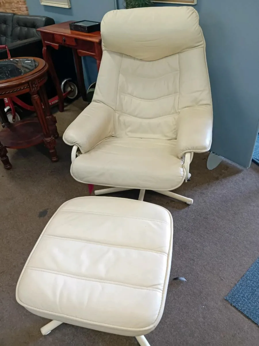 Original Tetrad Leather Swivel Chair - Image 2
