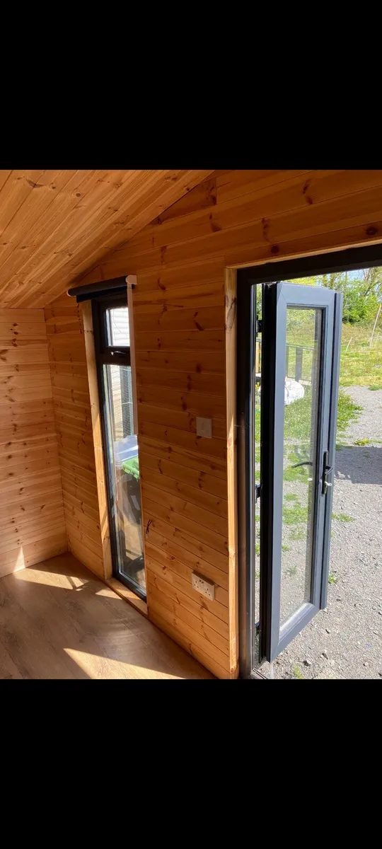 Log Cabin/Office/Garden Room - Image 3