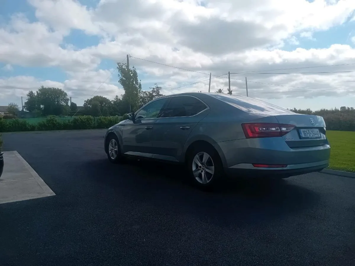 Skoda Superb - Image 4