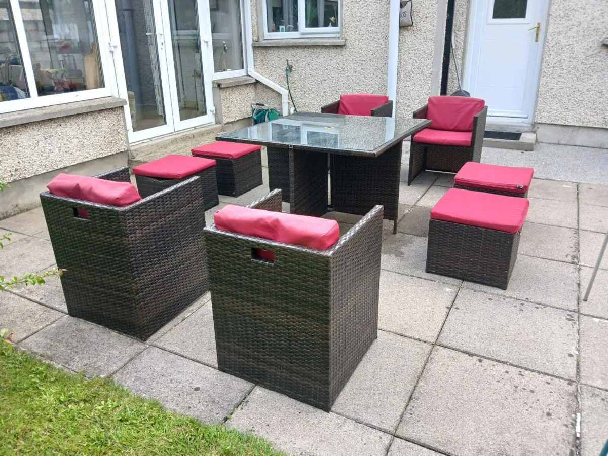 Garden furniture - Image 1