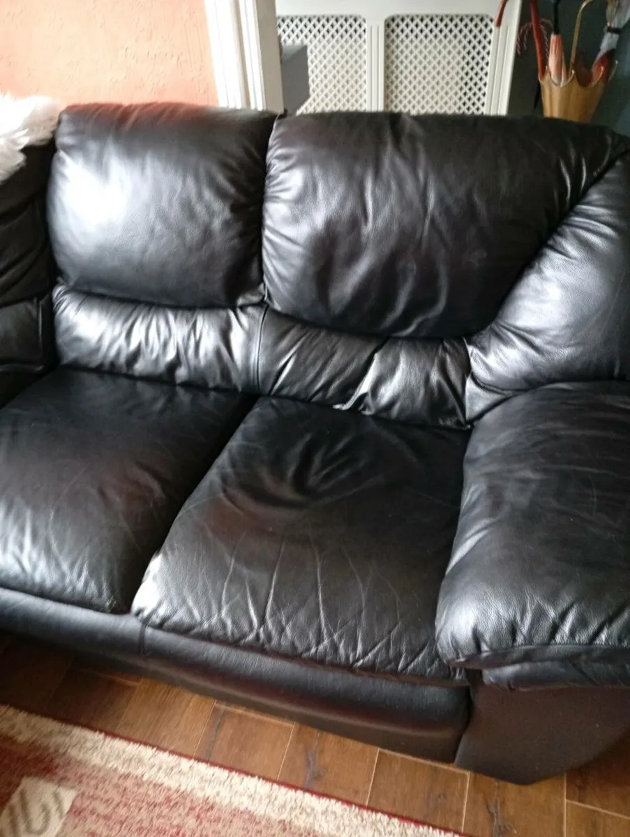 Leather couch - Image 2