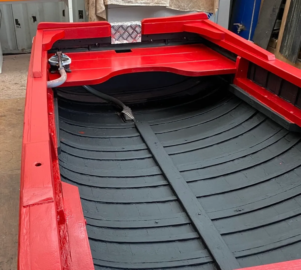 18 ft Currach boat and trailer - Image 3