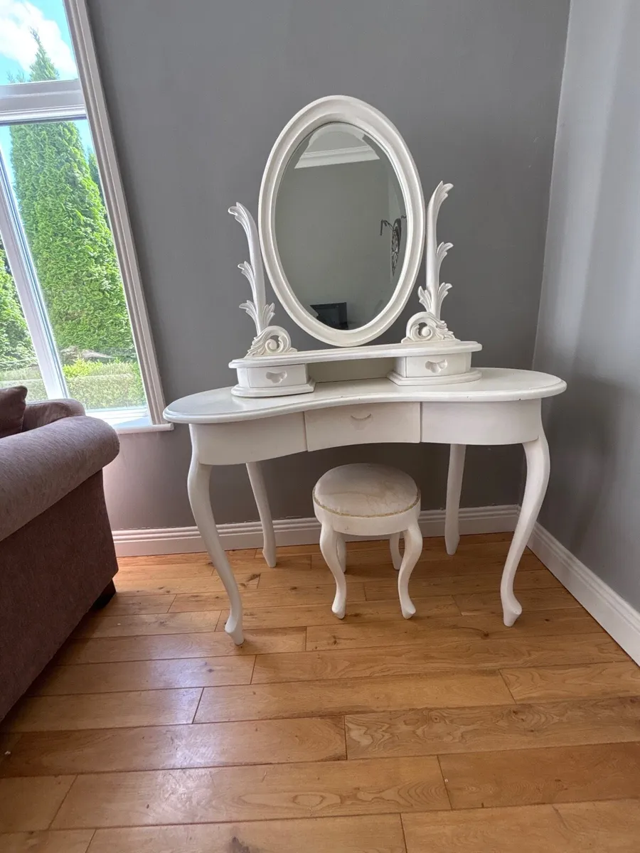 Mahogany Painted Dressing Table with stool - Image 2