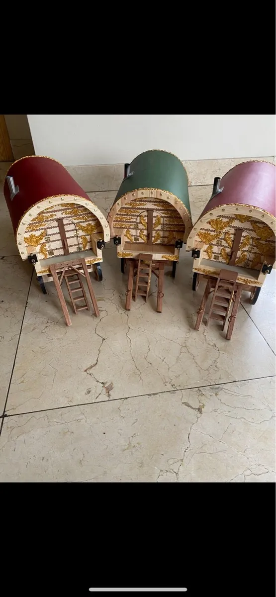 Handmade old fashioned wagons/vardo - Image 2