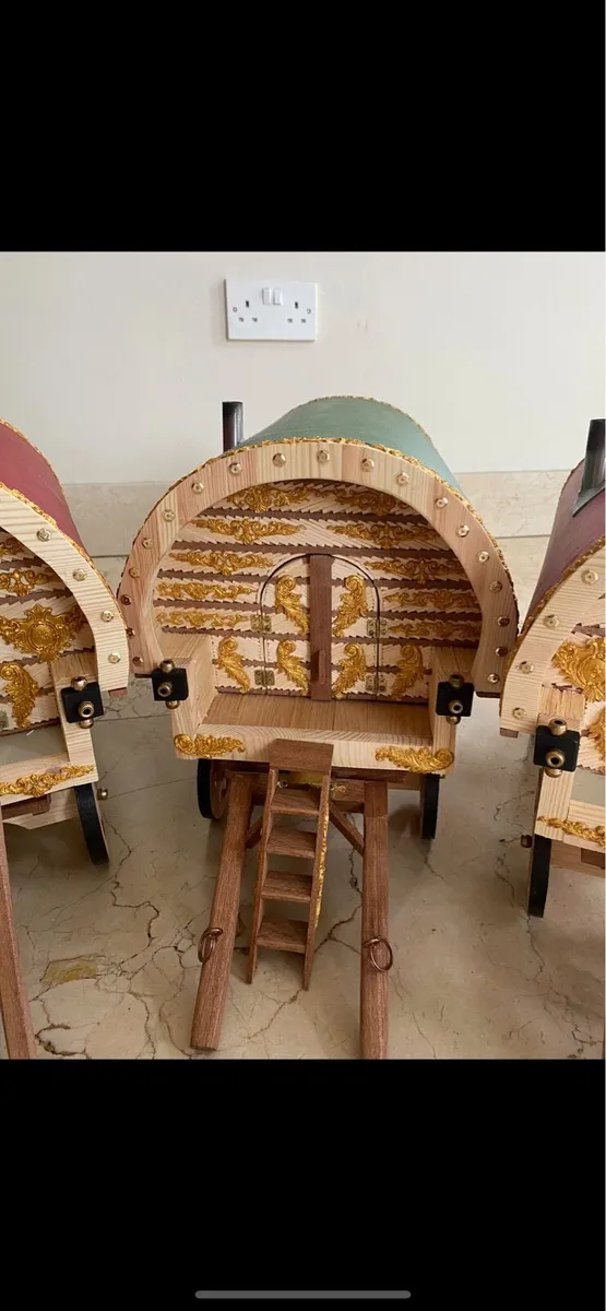 Handmade old fashioned wagons/vardo - Image 4