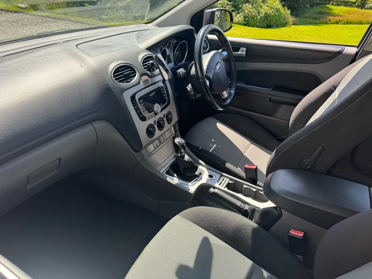 2010 Ford Focus NEW NCT Zetec Climate 1.6 110 - Image 3