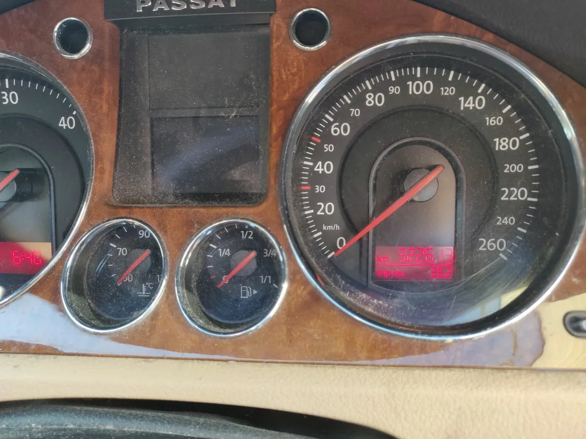 VW Passat Highline 2007 sale for parts - Image 2