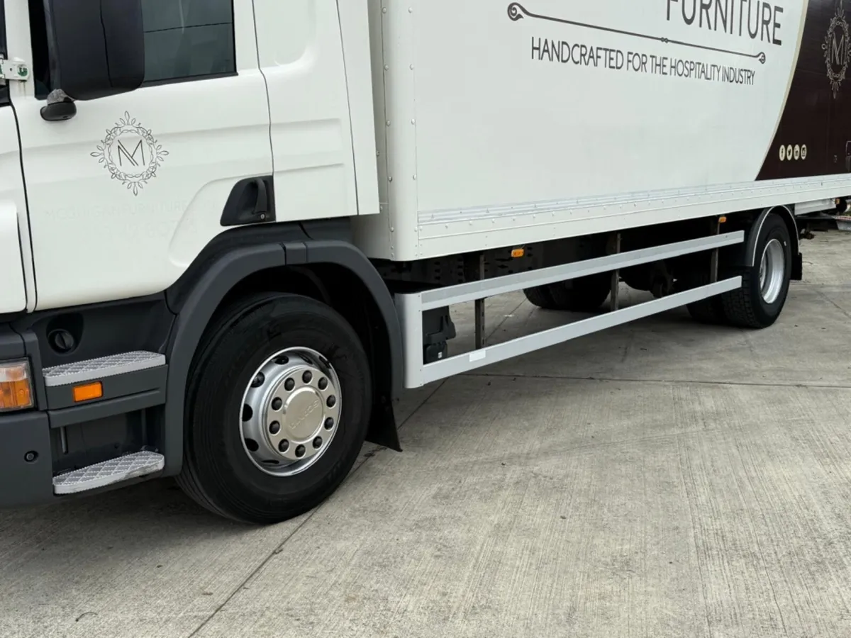 2013 SCANIA P320 18 TON 4X2 BOX VAN - Image 3