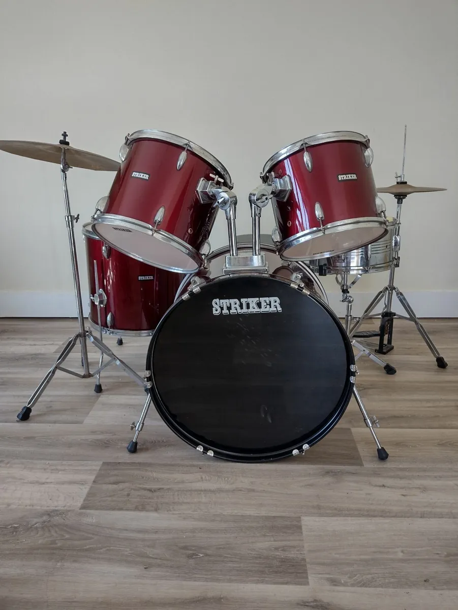 Full Drum Kit.