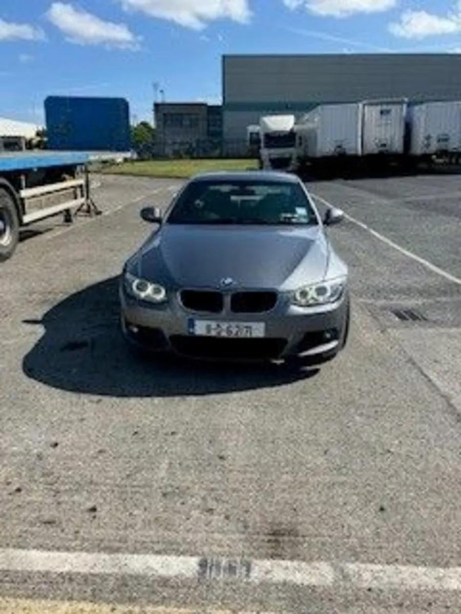 BMW 3-Series 2011 - Image 3
