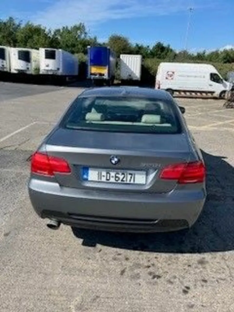 BMW 3-Series 2011 - Image 4