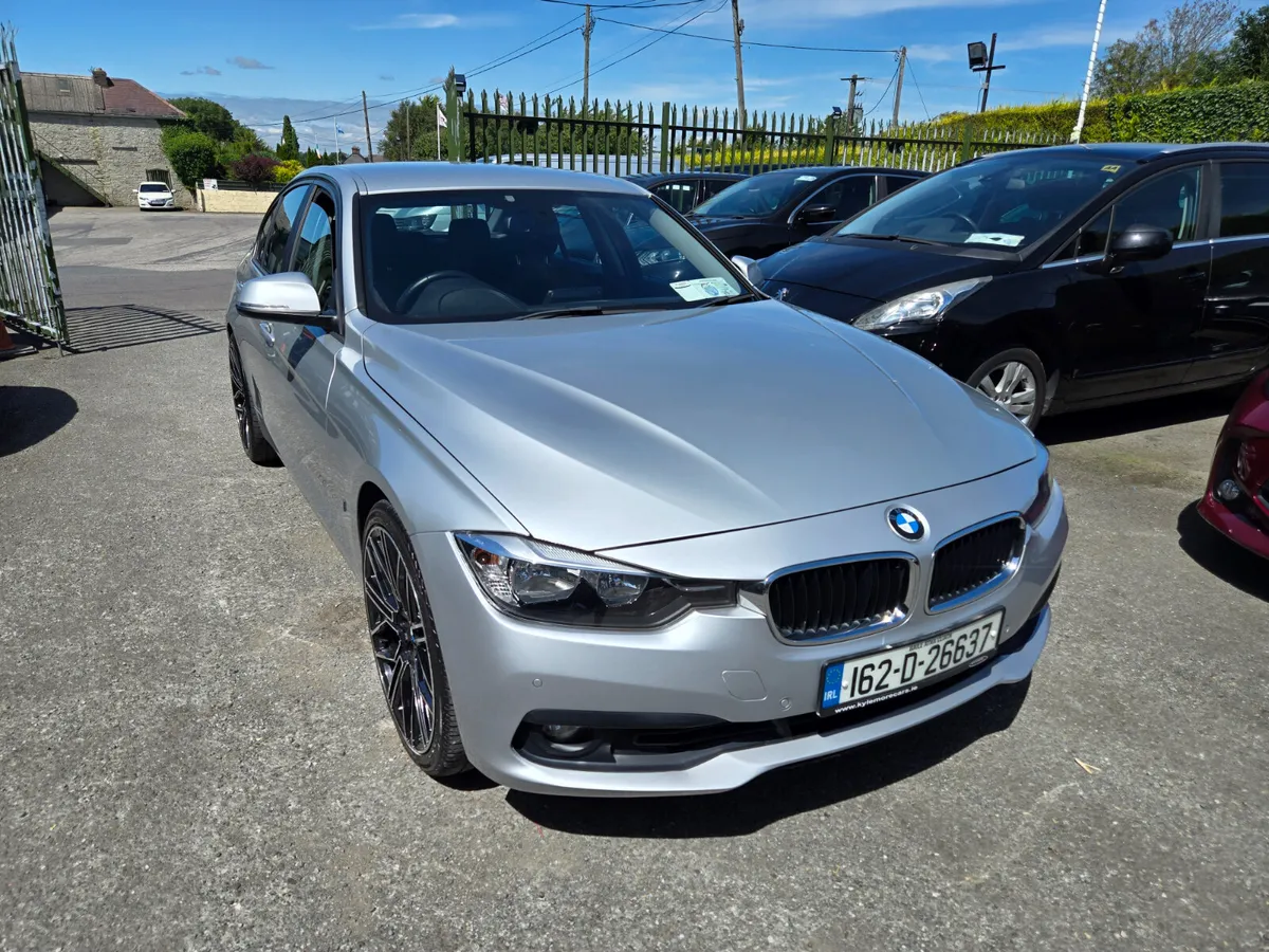 BMW 3-Series 2016 330E Hybrid - Image 4
